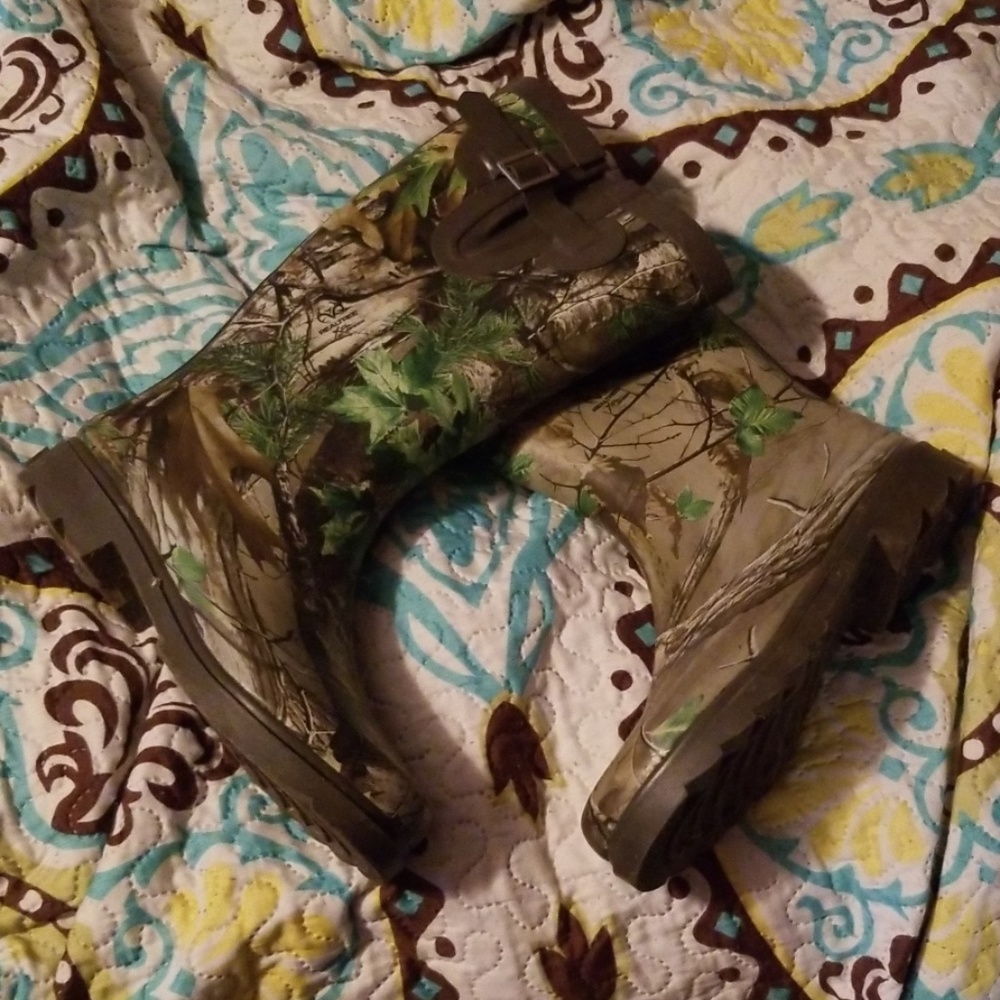 Camo rain boots